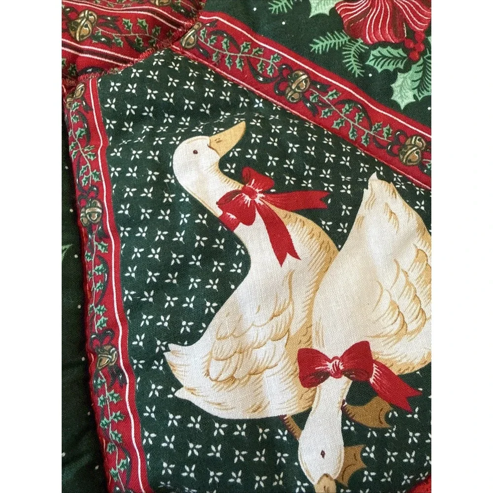 Vintage Quilted Christmas Wreath Table Topper Geese And Horns